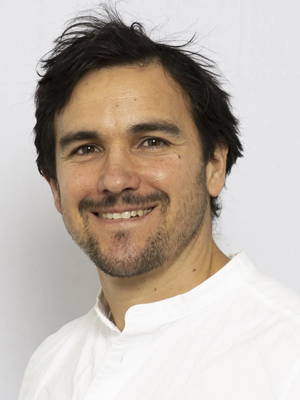 Portrait of Jason Whittington.